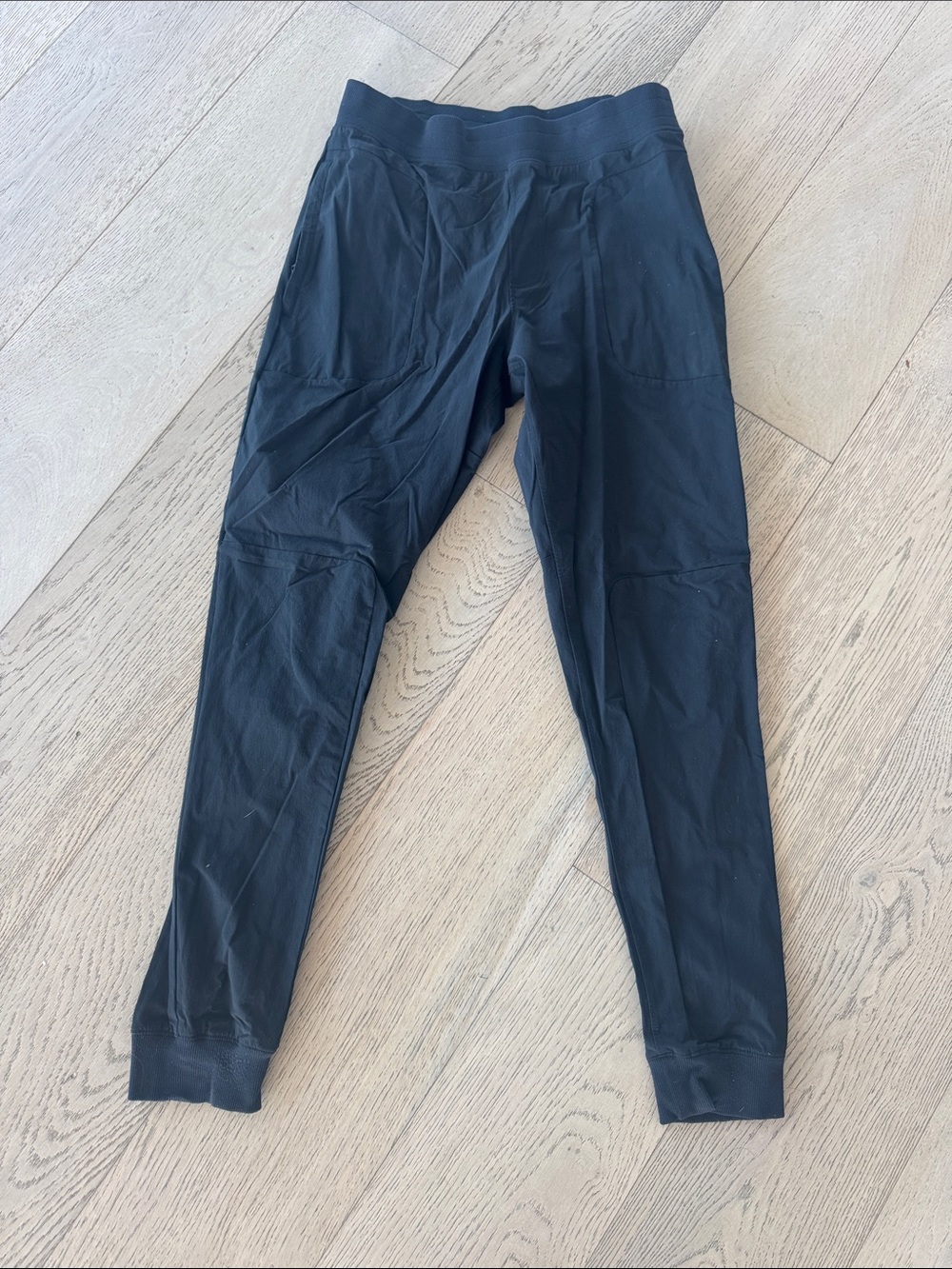ALO Yoga Men's Black Jogger Sweatpants